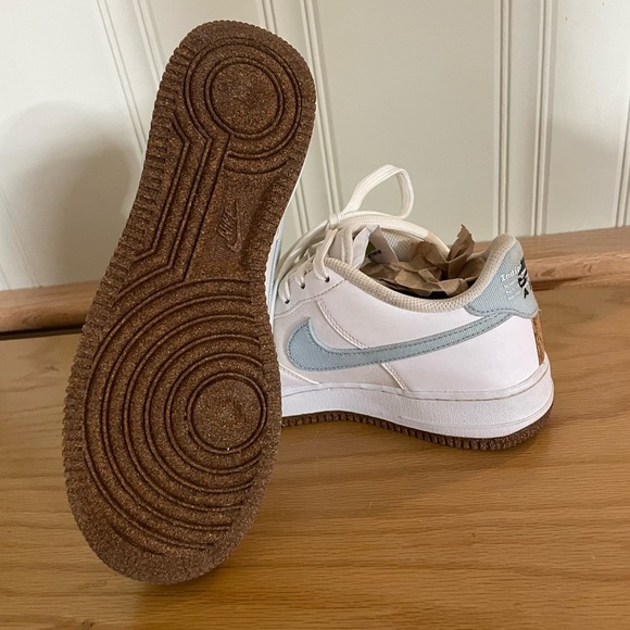 NIKE Air Force 1 LV8 GS 'Indigo' - Picture 4 of 5